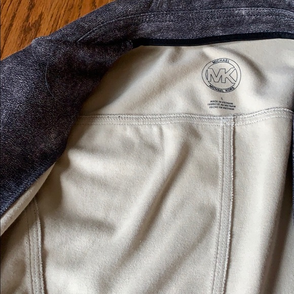 LIKE NEW MK Michael Kors Light weight bomber - Picture 5 of 9